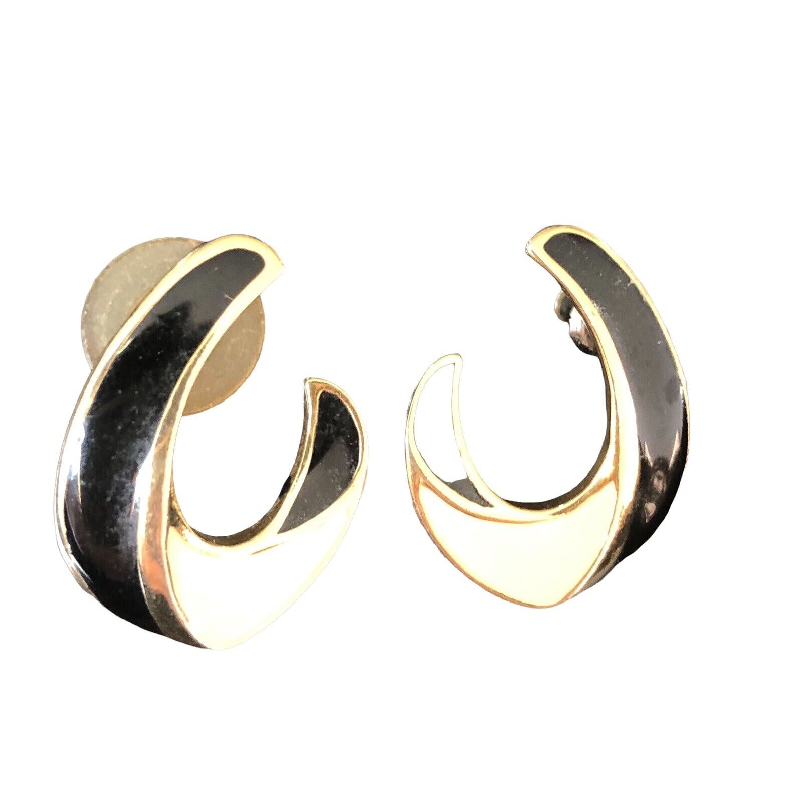 Classic Vintage Black & Tan Crown Trifari Gold Tone Earrings Clip On Signed